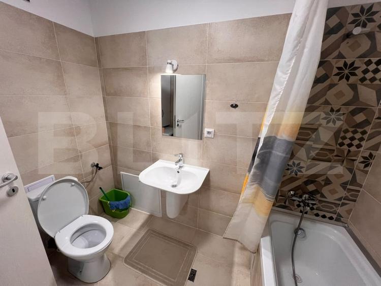 Apartament cu 3 camere semidecomandat, mobilat în Gheorgheni