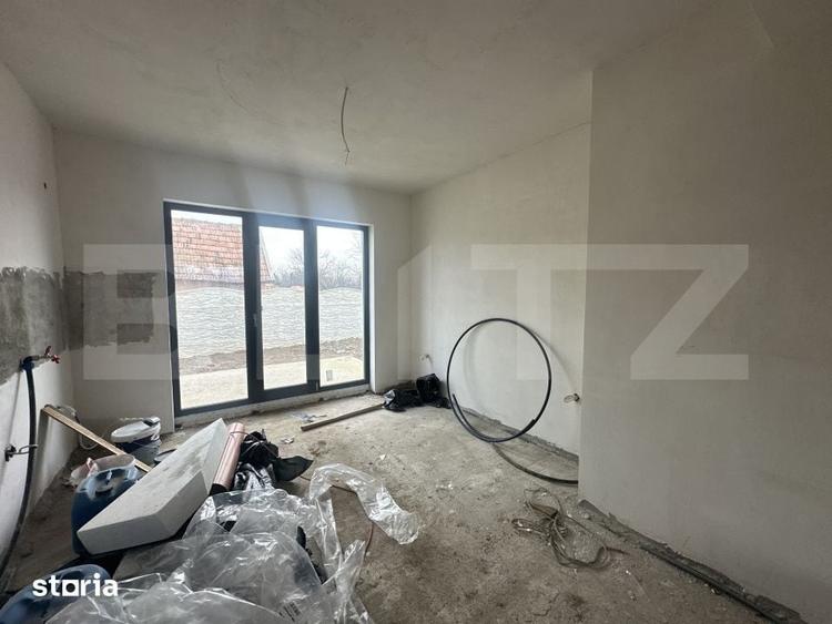 Casă cu 4 camere cu Teren 300 Mp în Lazuri