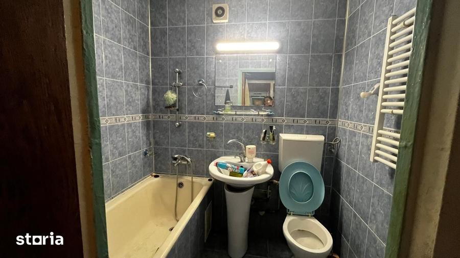 Apartament cu 3 camere semidecomandat în Drumul Taberei