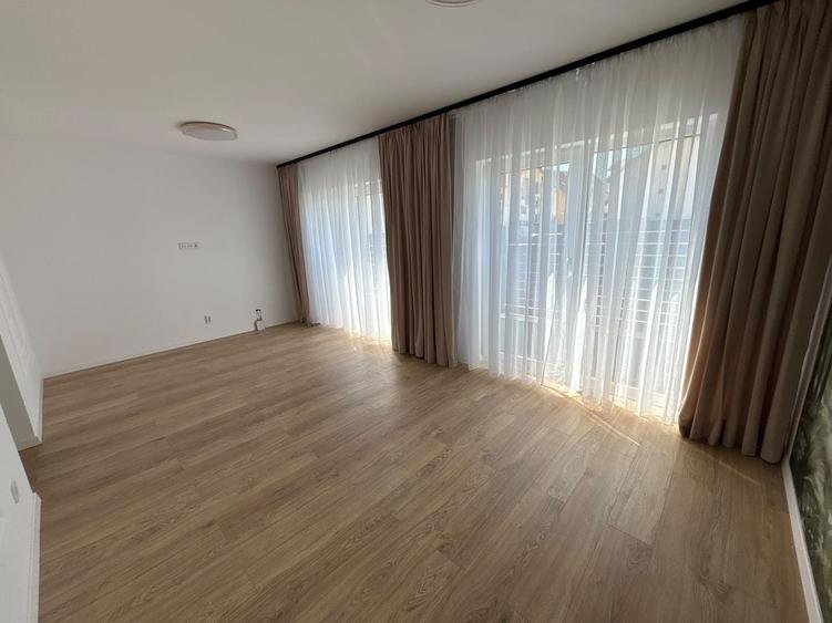 Duplex cu 4 camere cu Canalizare în Șelimbăr