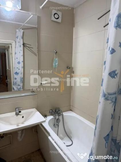 Apartament cu 3 camere semidecomandat în Central