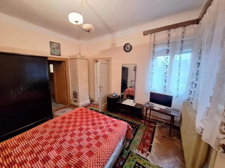 Casă cu 3 camere în Central