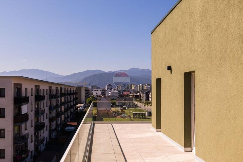 Apartament cu 3 camere decomandat în Tractorul