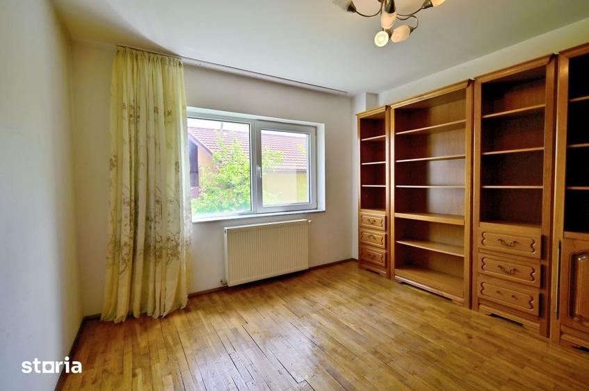Apartament cu 4 camere decomandat în Vest