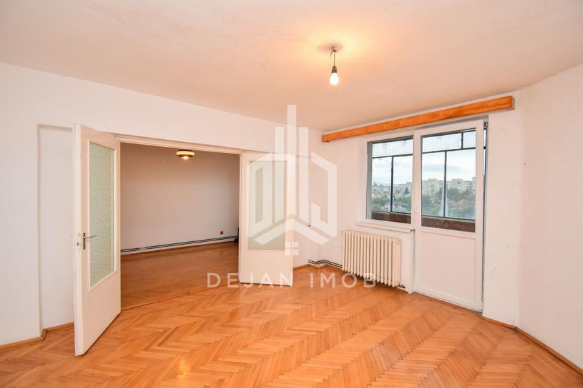 Apartament cu 4 camere circular în Lenin