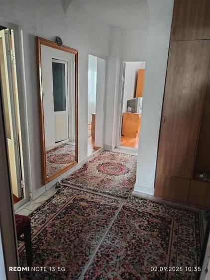 Apartament cu 3 camere decomandat, mobilat în Central