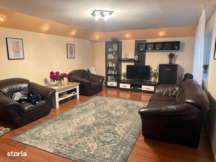 Apartament cu 3 camere decomandat în Micro 5
