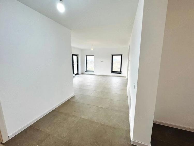 Casă cu 4 camere cu Teren 500 Mp în Central