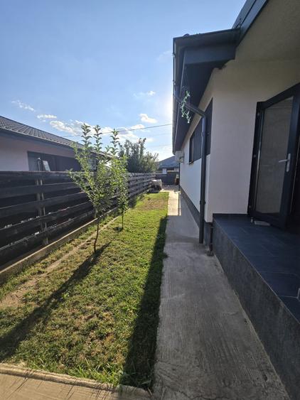 Casă cu 4 camere cu Teren 500 Mp în Aroneanu