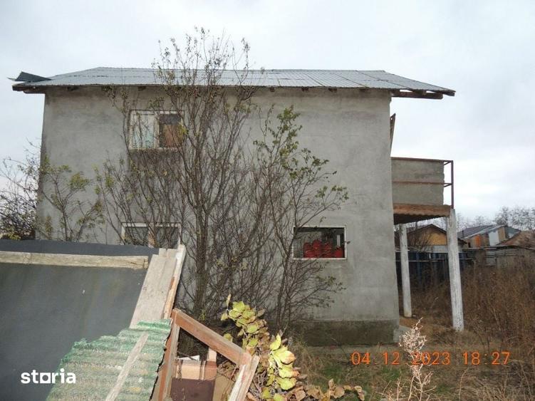 Casă cu 3 camere cu Teren 300 Mp în Crevedia
