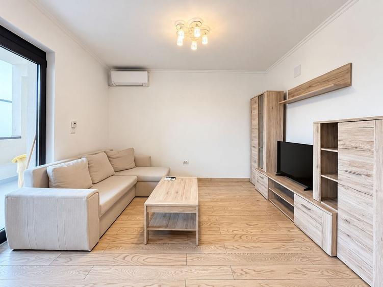 Apartament cu 3 camere semidecomandat, mobilat în Giroc