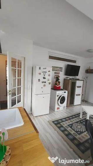 Garsonieră decomandată în Clăbucet