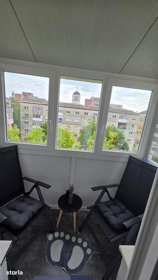 Apartament cu 3 camere în Micro 16