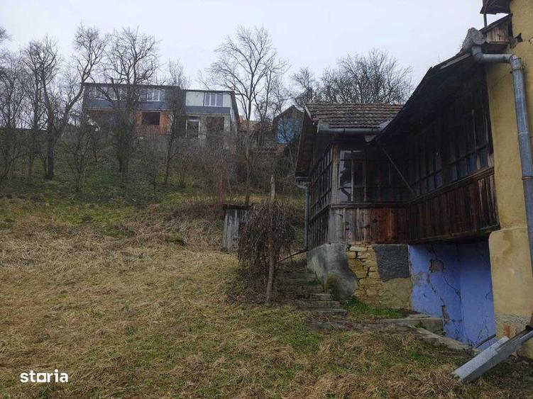 Teren de 5000 mp, în Sic