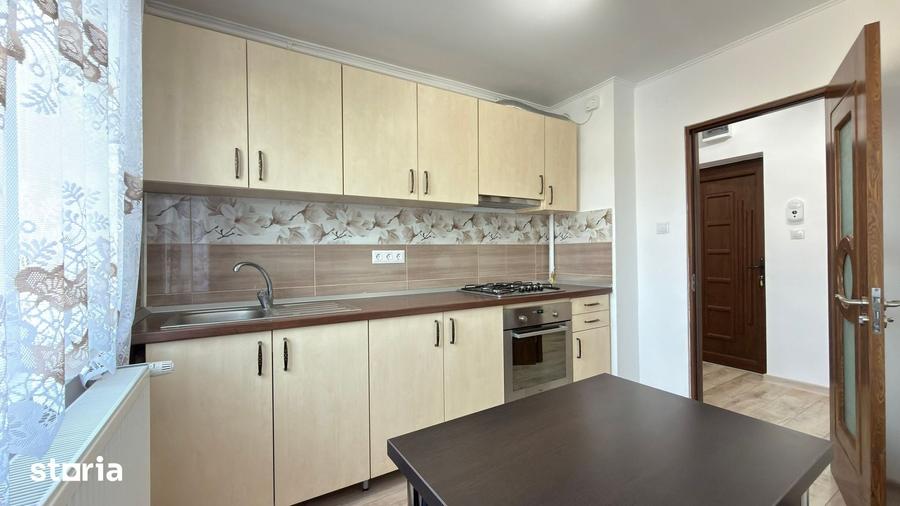 Apartament cu 3 camere semidecomandat în Central