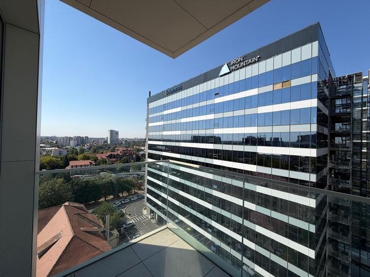 Apartament cu 3 camere decomandat în Aviației