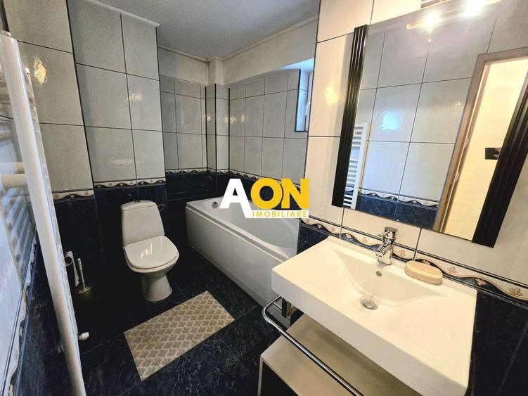 Apartament cu 4 camere decomandat, mobilat în Central