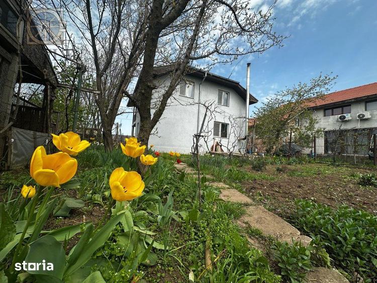 Casă cu 5 camere cu Canalizare în Frumușani
