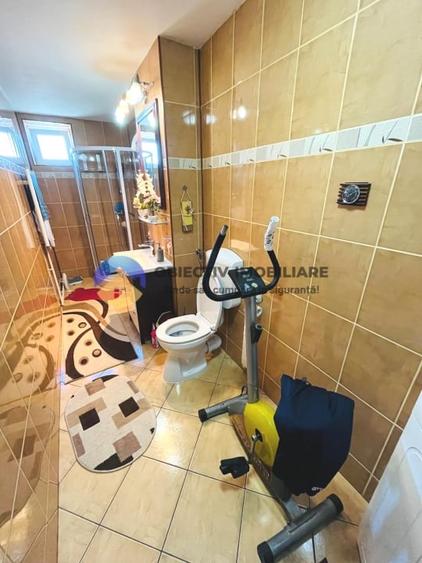 Apartament cu 4 camere decomandat, mobilat în Dărmănești
