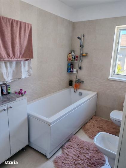Vanzare Directa De La Proprietar, vand casa 4+1, Sanpetru - 10