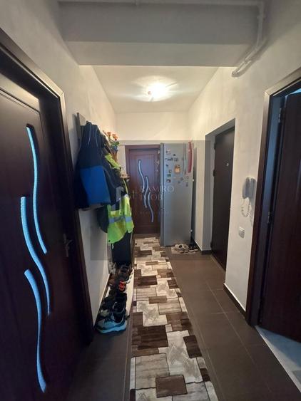 Apartament cu 3 camere decomandat, mobilat în Metalurgiei