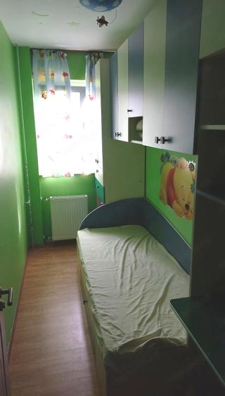 Apartament cu 3 camere nedecomandat în Șagului