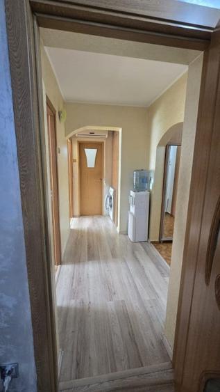 Apartament cu 2 camere decomandat în Malu Roșu