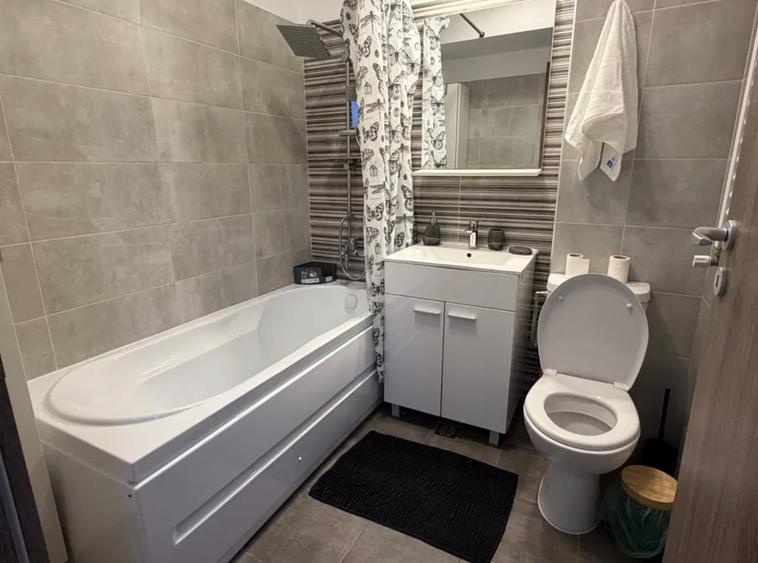 Apartament cu 2 camere decomandat în Păcii