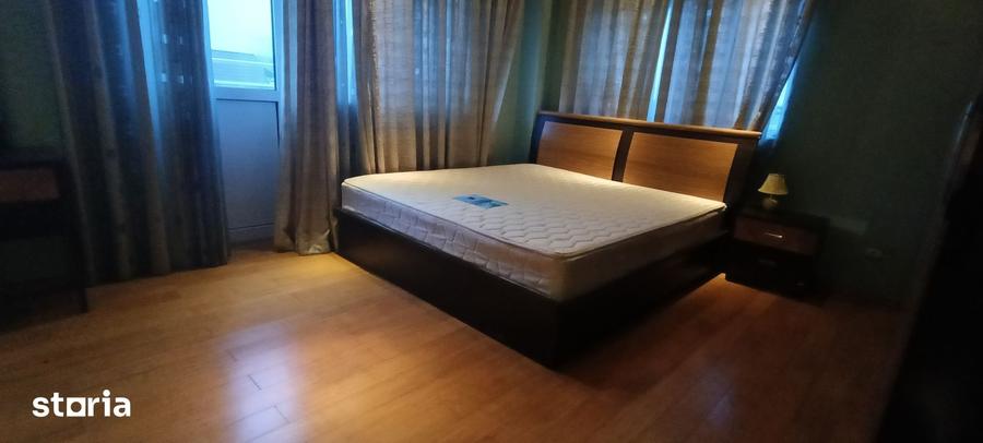 Casă cu 7 camere cu Teren 400 Mp în Dobroești