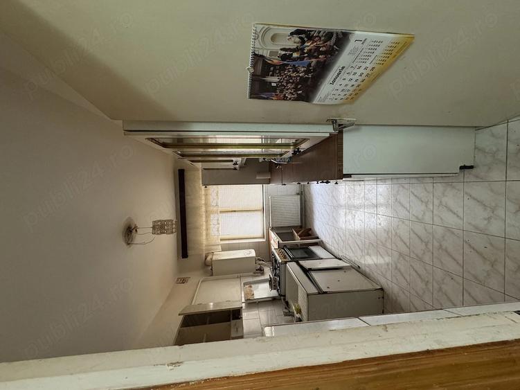 Apartament cu 3 camere semidecomandat în Central