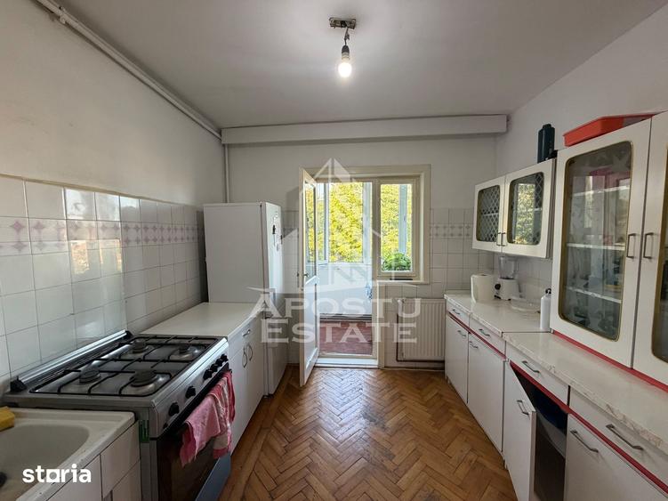Apartament cu 2 camere decomandat în Aradului