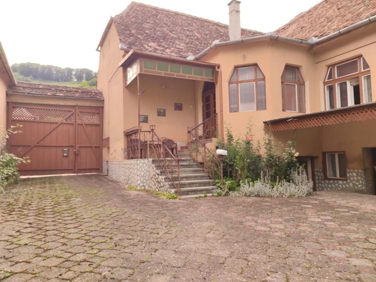 Casă cu 4 camere în Biertan