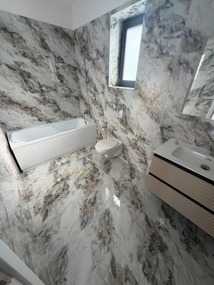 Casă individuală cu 4 camere cu Canalizare în Central