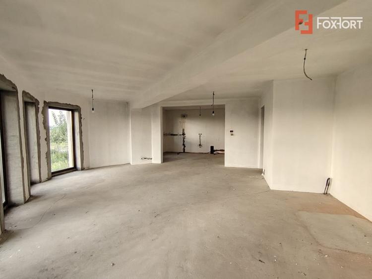 Casă individuală cu 5 camere cu Teren 747 Mp în Sânandrei