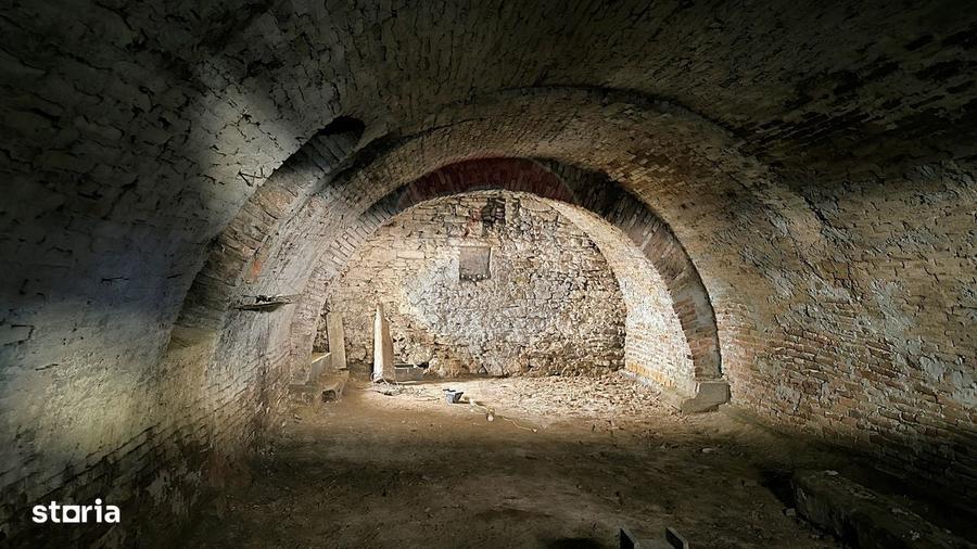 Casă cu 4 camere cu Teren 1694 Mp în Biertan