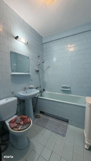 Apartament cu 3 camere decomandat în Gruia