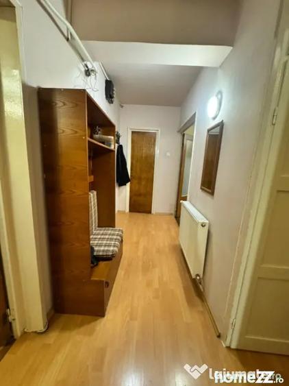 Apartament cu 3 camere decomandat în Săsar