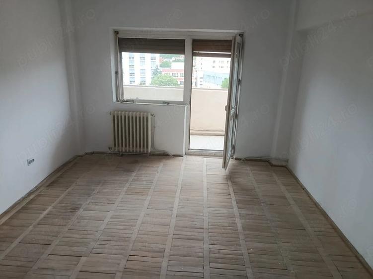 Apartament cu 3 camere decomandat în Decebal