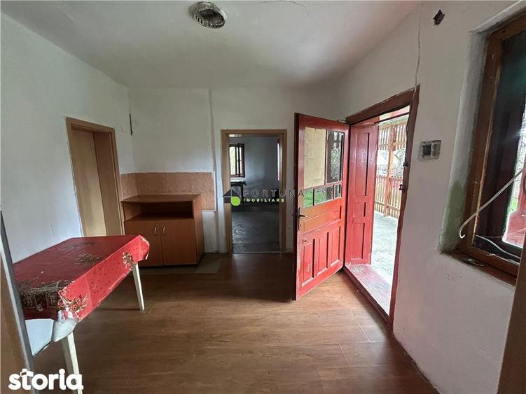 Casă cu 2 camere cu Teren 1850 Mp în Dobârlău