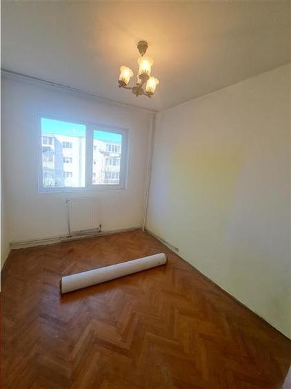 Apartament cu 3 camere semidecomandat în Șagului