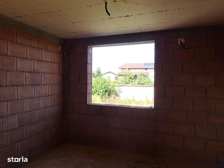 Casă cu 4 camere cu Teren 300 Mp în Central