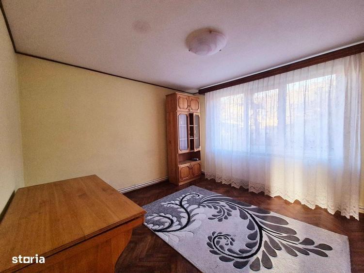 Casă cu 4 camere cu Teren 3581 Mp în Central
