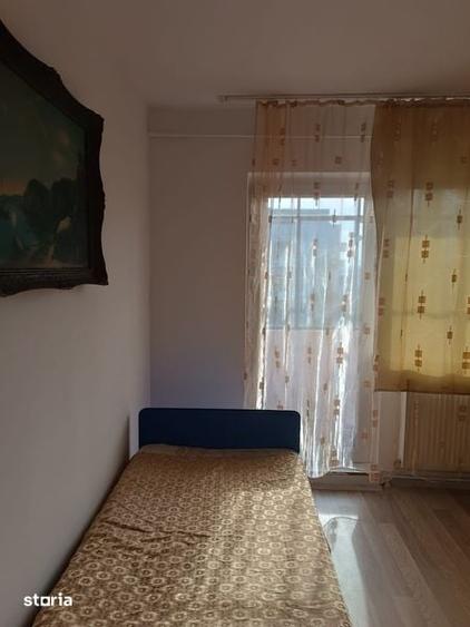 Apartament cu 3 camere decomandat în Între Lacuri