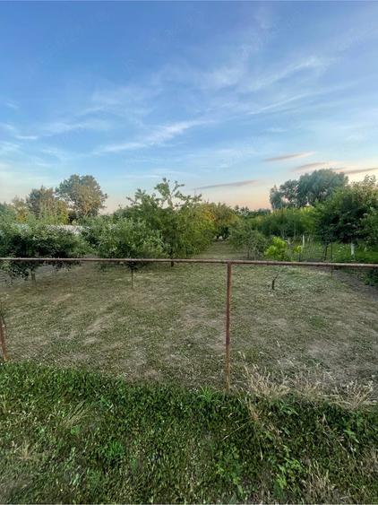 Casă cu 4 camere cu Teren 2500 Mp în Berceni