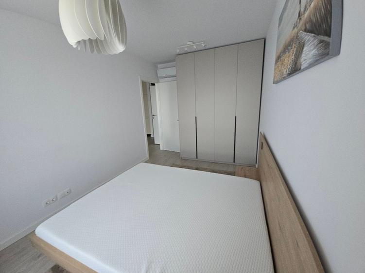 Apartament cu 2 camere semidecomandat, mobilat în Băneasa