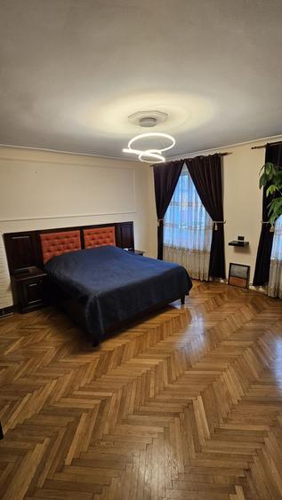 Casă cu 3 camere în Centrul Istoric
