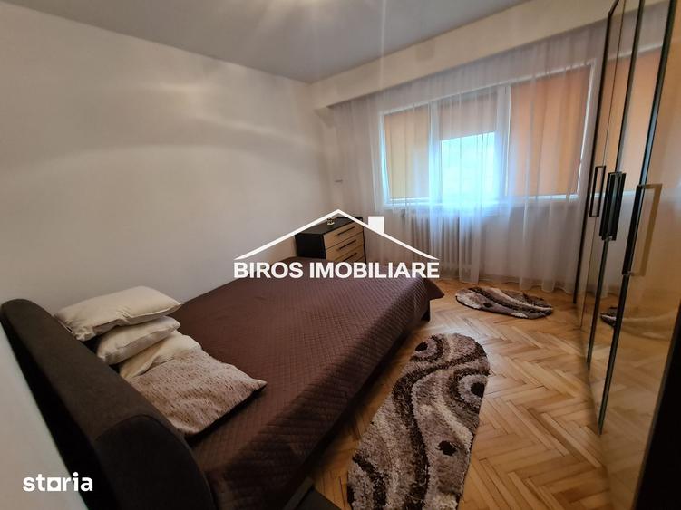 Apartament cu 2 camere decomandat în Rovine