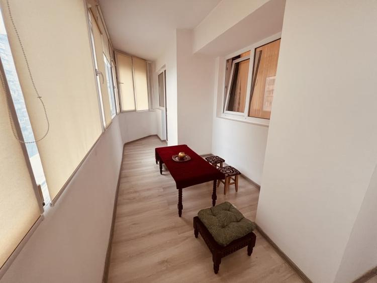 Apartament cu 3 camere decomandat, mobilat în Iancului