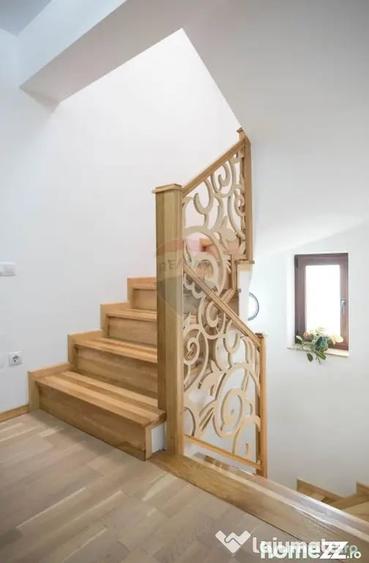 Casă cu 8 camere cu Teren 2130 Mp în Nistorești