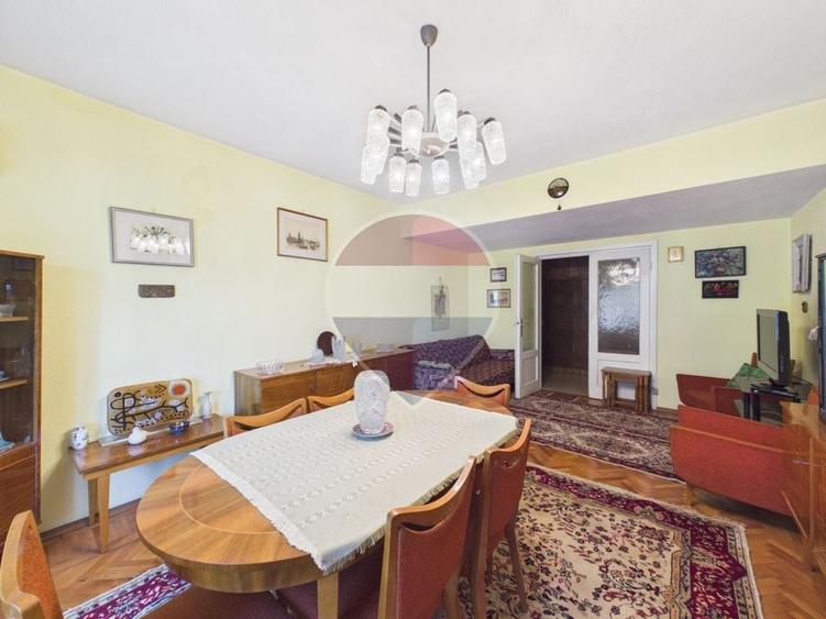 Apartament cu 3 camere decomandat în Amzei